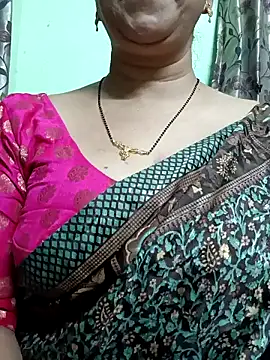 Snapshot of Rosy-B chatting on December 17, 2024, 12:56 am Rosy-B online show from December 17, 2024, 12:56 am