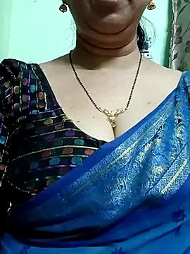 Snapshot of Rosy-B chatting on December 21, 2024, 9:04 pm Rosy-B online show from December 21, 2024, 9:04 pm