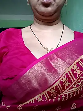 Snapshot of Rosy-B chatting on December 25, 2024, 10:06 am Rosy-B online show from December 25, 2024, 10:06 am