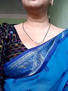 Snapshot of Rosy-B chatting on December 29, 2024, 10:12 am Rosy-B online show from December 29, 2024, 10:12 am