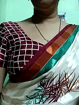 Snapshot of Rosy-B chatting on December 31, 2024, 12:43 am Rosy-B online show from December 31, 2024, 12:43 am