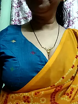 Snapshot of Rosy-B chatting on December 31, 2024, 9:50 pm Rosy-B online show from December 31, 2024, 9:50 pm