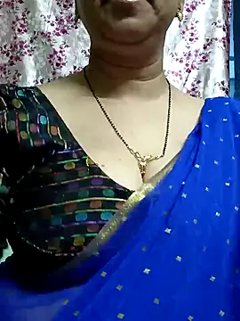 Snapshot of Rosy-B chatting on January 3, 2025, 6:14 pm Rosy-B online show from January 3, 2025, 6:14 pm