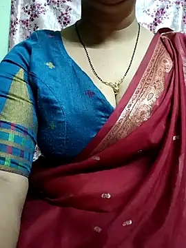 Snapshot of Rosy-B chatting on January 6, 2025, 12:37 am Rosy-B online show from January 6, 2025, 12:37 am