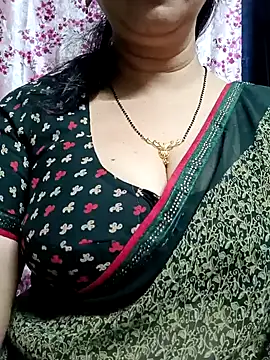 Snapshot of Rosy-B chatting on January 11, 2025, 12:44 am Rosy-B online show from January 11, 2025, 12:44 am