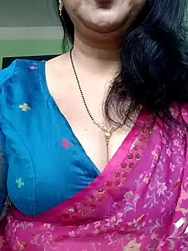 Snapshot of Rosy-B chatting on January 13, 2025, 9:41 am Rosy-B online show from January 13, 2025, 9:41 am