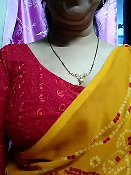 Snapshot of Rosy-B chatting on January 13, 2025, 6:59 pm Rosy-B online show from January 13, 2025, 6:59 pm