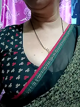 Snapshot of Rosy-B chatting on January 18, 2025, 12:46 am Rosy-B online show from January 18, 2025, 12:46 am