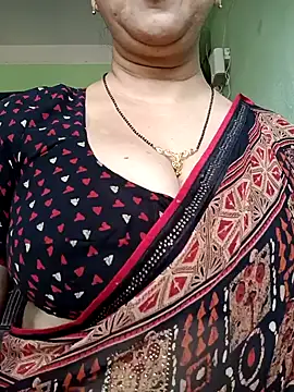 Snapshot of Rosy-B chatting on January 21, 2025, 10:08 am Rosy-B online show from January 21, 2025, 10:08 am