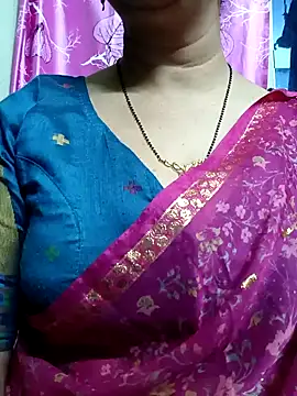 Snapshot of Rosy-B chatting on January 27, 2025, 6:09 pm Rosy-B online show from January 27, 2025, 6:09 pm