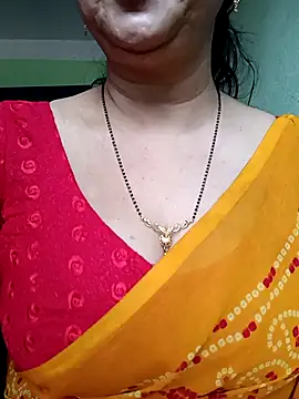 Snapshot of Rosy-B chatting on January 28, 2025, 10:02 am Rosy-B online show from January 28, 2025, 10:02 am