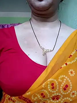 Snapshot of Rosy-B chatting on February 3, 2025, 9:41 am Rosy-B online show from February 3, 2025, 9:41 am