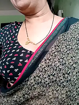 Snapshot of Rosy-B chatting on February 5, 2025, 5:20 am Rosy-B online show from February 5, 2025, 5:20 am