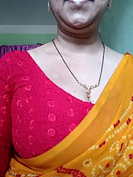 Snapshot of Rosy-B chatting on February 17, 2025, 6:53 am Rosy-B online show from February 17, 2025, 6:53 am