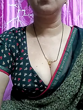 Snapshot of Rosy-B chatting on March 1, 2025, 5:27 pm Rosy-B online show from March 1, 2025, 5:27 pm