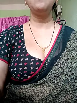 Snapshot of Rosy-B chatting on March 2, 2025, 9:31 am Rosy-B online show from March 2, 2025, 9:31 am