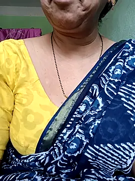 Snapshot of Rosy-B chatting on March 22, 2025, 9:45 am Rosy-B online show from March 22, 2025, 9:45 am