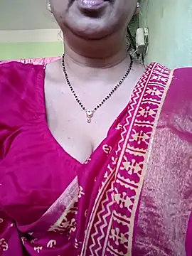 Snapshot of Rosy-B chatting on September 29, 2025, 9:58 am Rosy-B online show from September 29, 2025, 9:58 am