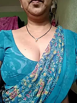 Snapshot of Rosy-B chatting on October 16, 2025, 12:44 am Rosy-B online show from October 16, 2025, 12:44 am