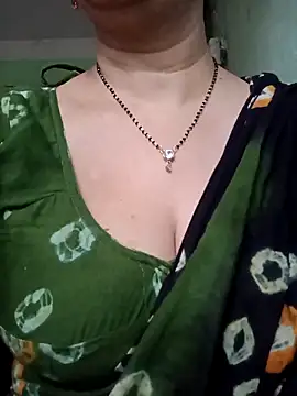 Snapshot of Rosy-B chatting on November 1, 2025, 12:45 am Rosy-B online show from November 1, 2025, 12:45 am