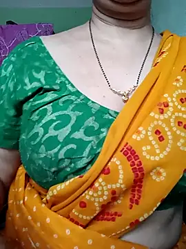 Snapshot of Rosy-B chatting on April 28, 2026, 12:42 am Rosy-B online show from April 28, 2026, 12:42 am