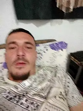 mayk18cm online show from November 16, 2025, 4:12 pm