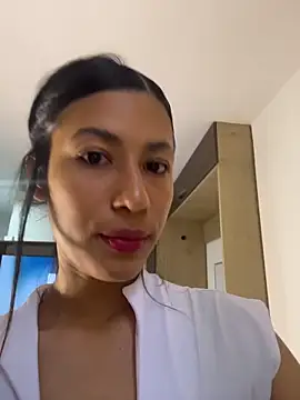 Valentinabaker online show from April 23, 2026, 3:47 pm