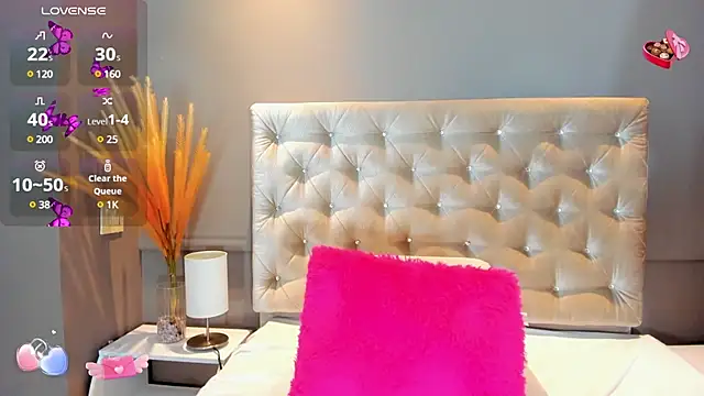 AriaRusso online show from December 17, 2024, 9:16 pm