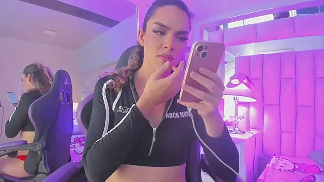 Snapshot of mariiahneedles chatting on May 3, 2026, 10:16 pm mariiahneedles online show from May 3, 2026, 10:16 pm