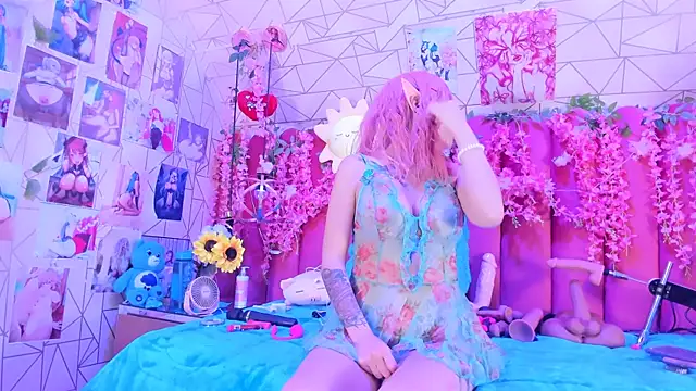 Alicebenett online show from February 10, 2026, 10:14 pm