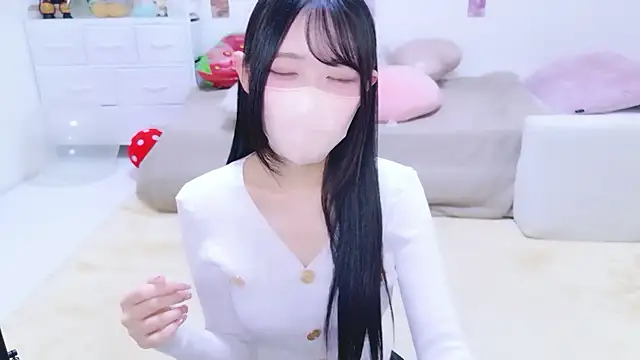 Snapshot of Suzu_ch_xx chatting on April 28, 2026, 12:43 pm Suzu ch xx online show from April 28, 2026, 12:43 pm