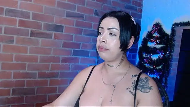 salome  hills1 online show from December 12, 2024, 8:32 pm