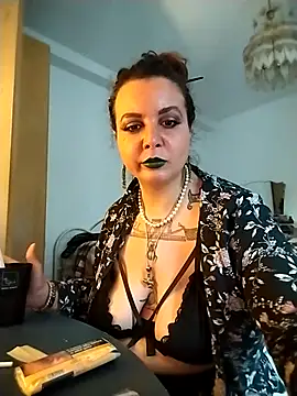 Snapshot of AliceBehind chatting on March 14, 2026, 4:45 pm AliceBehind online show from March 14, 2026, 4:45 pm