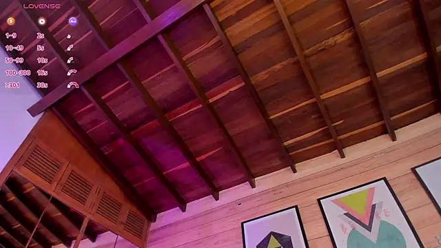 IzzyWild online show from February 13, 2025, 3:14 pm