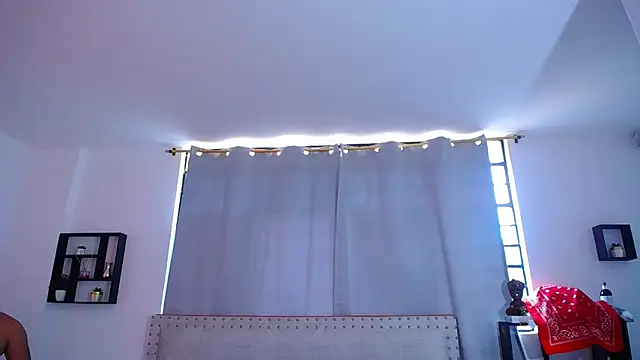 Chiqui milk  online show from March 10, 2025, 7:07 pm