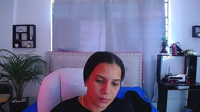 Chiqui milk  online show from March 18, 2025, 7:10 pm