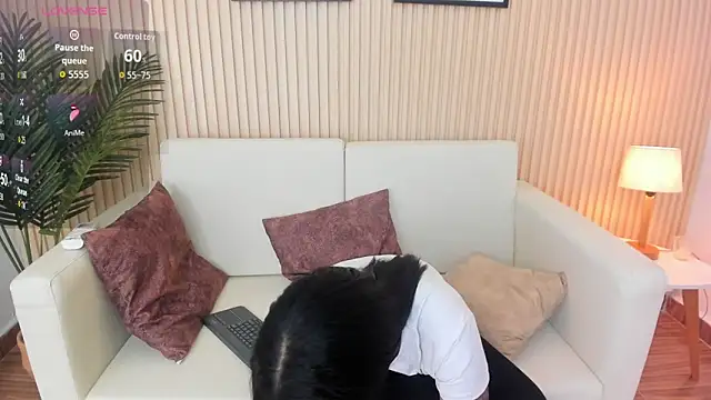 Chiqui milk  online show from October 9, 2025, 7:12 pm