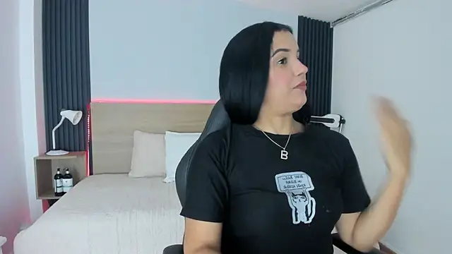 Chiqui milk  online show from October 14, 2025, 7:14 pm