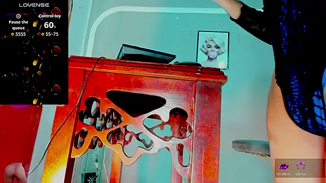 Jimena Grey online show from April 21, 2026, 5:36 am