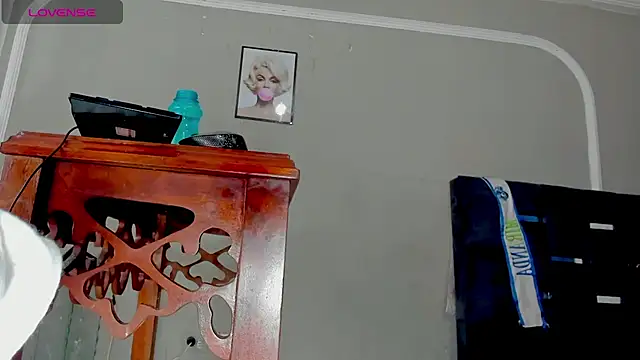 Snapshot of Jimena_Grey chatting on June 8, 2026, 1:28 am Jimena Grey online show from June 8, 2026, 1:28 am
