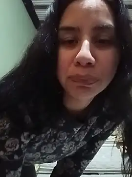 Snapshot of Michellluxo chatting on June 15, 2026, 9:28 pm Michellluxo online show from June 15, 2026, 9:28 pm