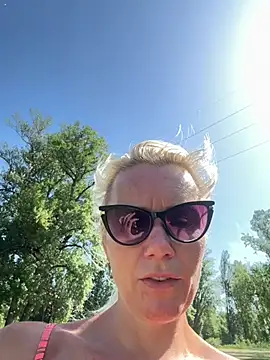 Snapshot of DirtyMargaret chatting on May 27, 2026, 8:22 am DirtyMargaret online show from May 27, 2026, 8:22 am