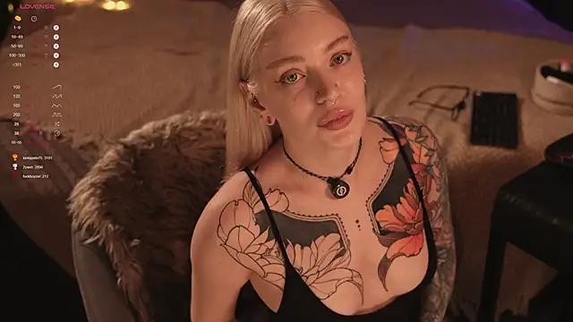 LinaKinky online show from February 27, 2025, 4:32 pm