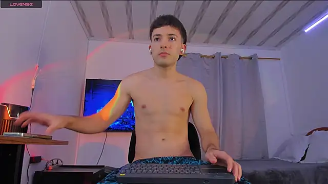 bower and colucci online show from November 3, 2025, 1:19 am