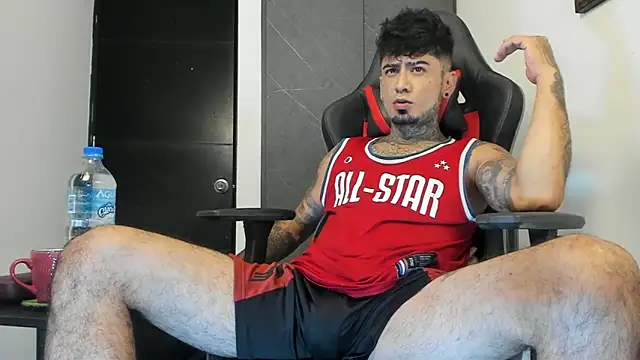 sergiio mesa27 online show from January 7, 2025, 11:45 pm