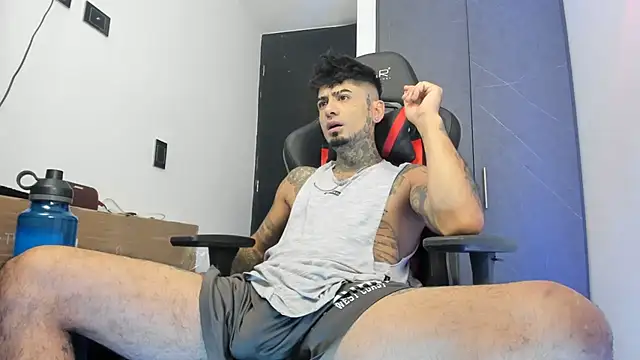 sergiio mesa27 online show from February 23, 2025, 1:53 pm