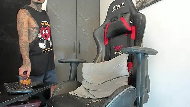 sergiio mesa27 online show from October 7, 2025, 2:58 pm