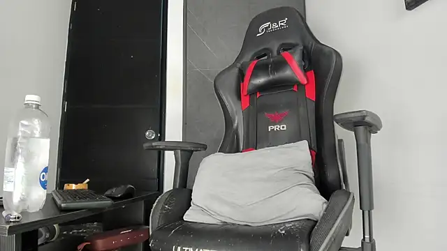 sergiio mesa27 online show from December 17, 2025, 12:05 am