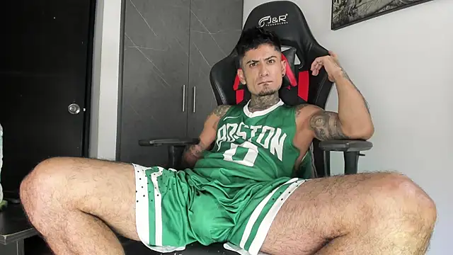 sergiio mesa27 online show from April 14, 2026, 3:23 am