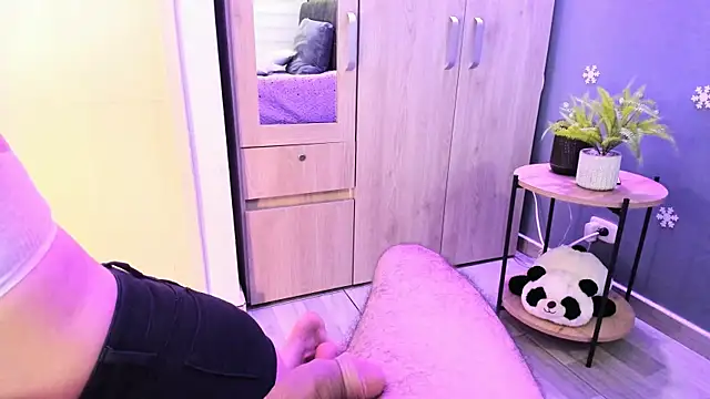 Hot Couple666 online show from February 6, 2025, 2:11 am